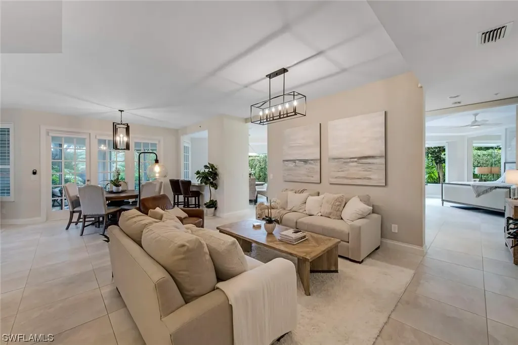 205 Colonade Circle Naples FL 34103