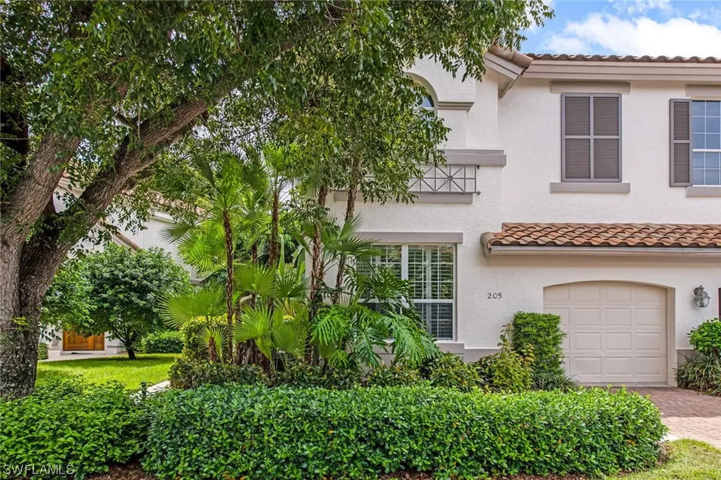 205 Colonade Circle Naples FL 34103