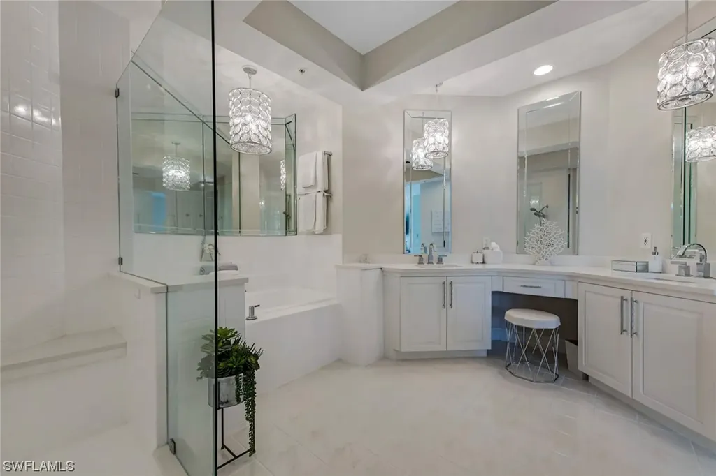 205 Colonade Circle Naples FL 34103