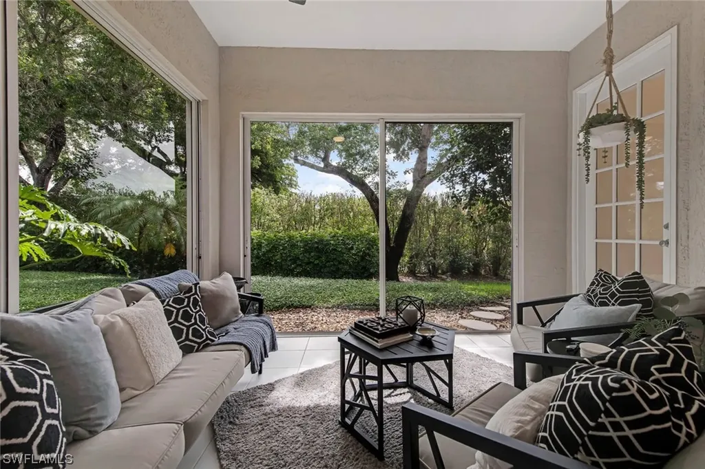 205 Colonade Circle Naples FL 34103