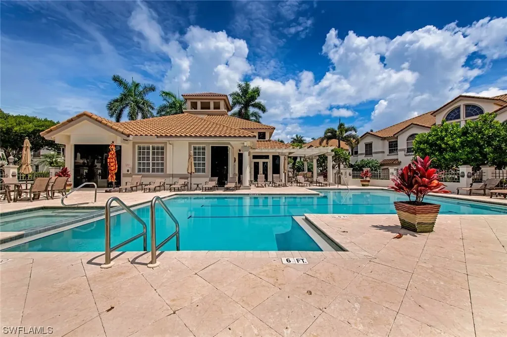 205 Colonade Circle Naples FL 34103