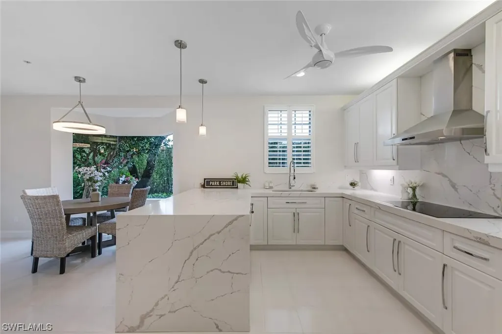 205 Colonade Circle Naples FL 34103