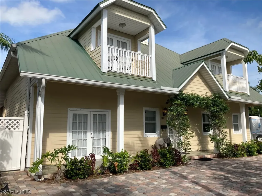 770 10th Street N Naples FL 34102