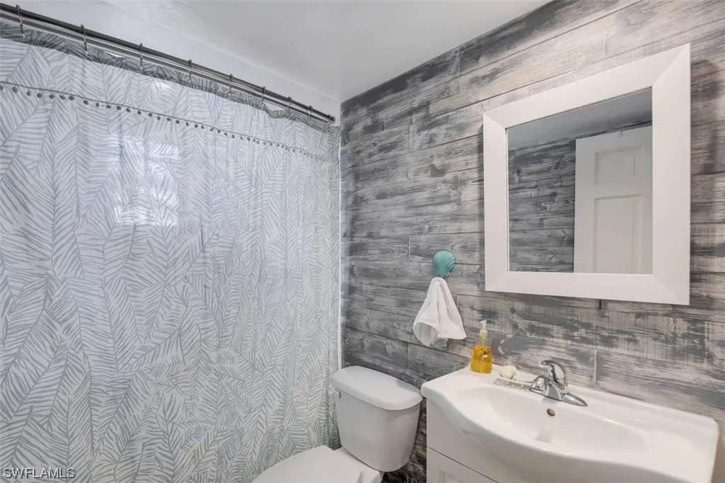 4736 West Boulevard Naples FL 34103