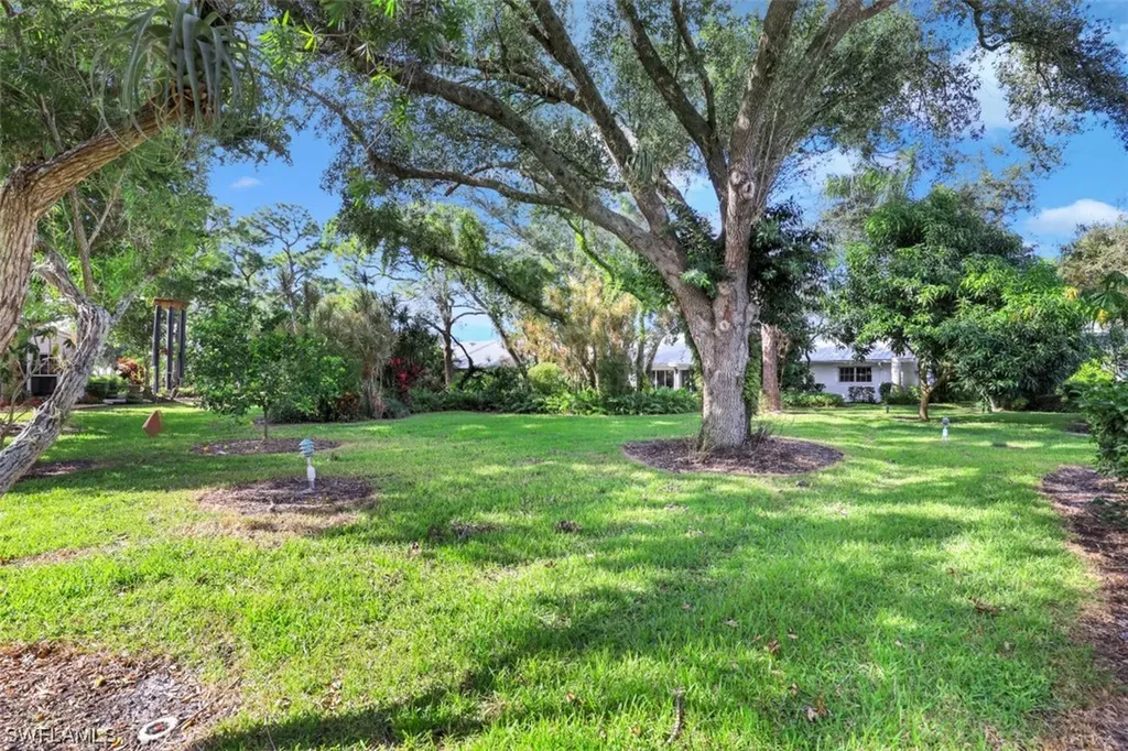 4736 West Boulevard Naples FL 34103