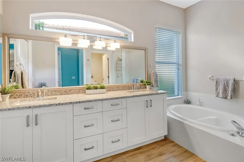 8657 Gleneagle Way Naples FL 34120