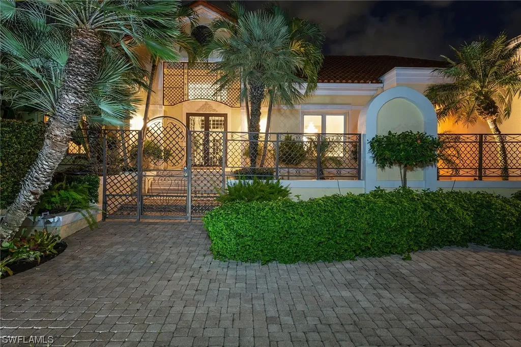 4820 Gulf Shore Boulevard N Naples FL 34103