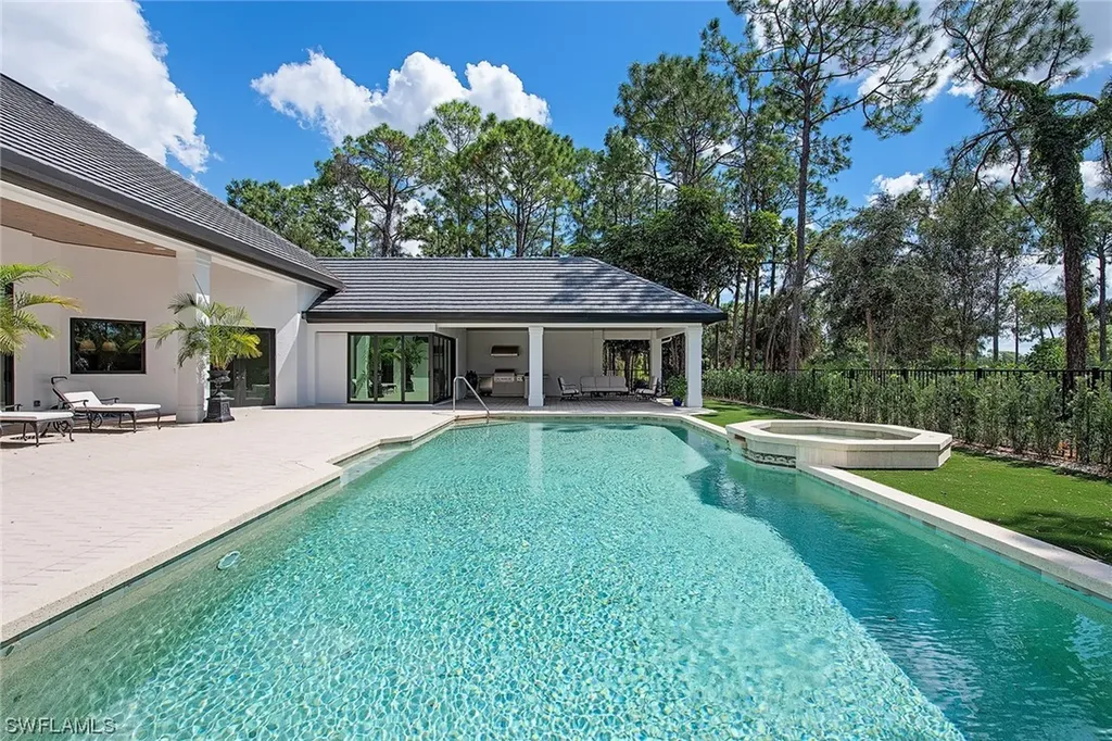 2700 Buckthorn Way Naples FL 34105