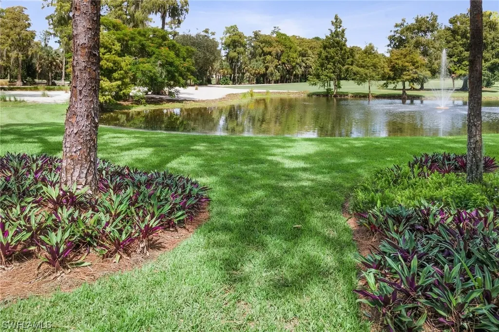 200 Wyndemere Way Naples FL 34105