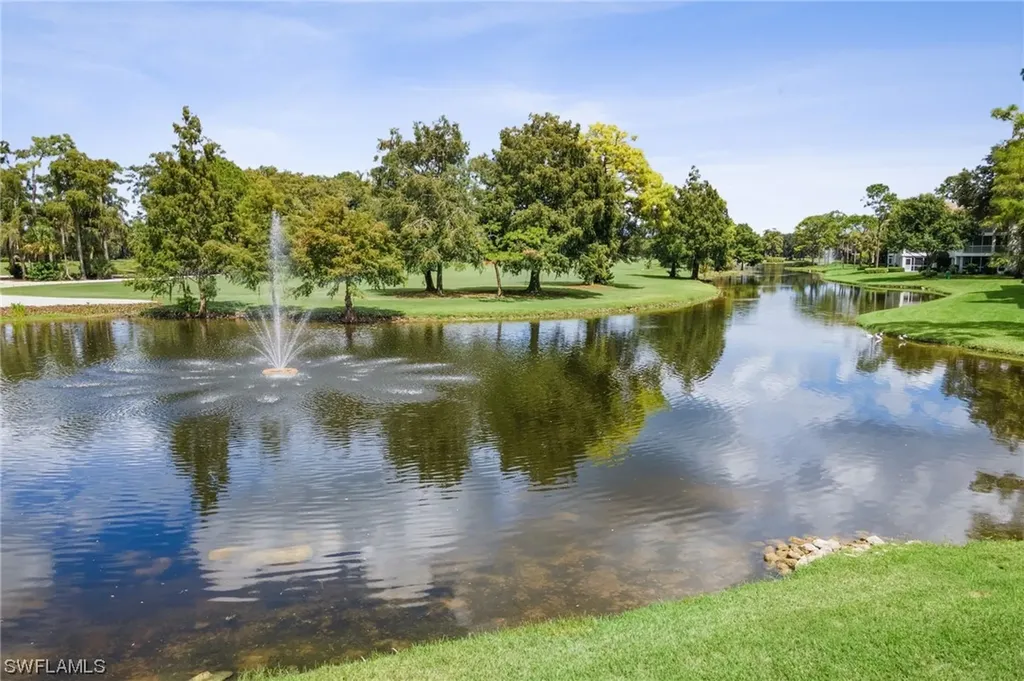 200 Wyndemere Way Naples FL 34105