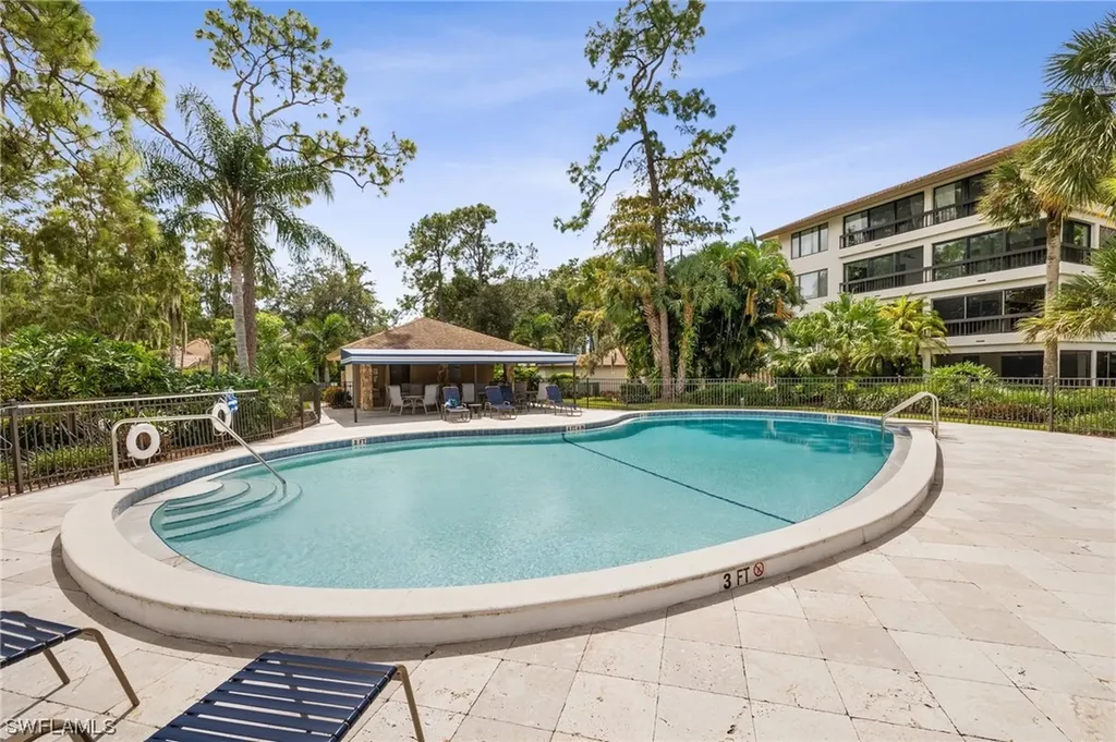 200 Wyndemere Way Naples FL 34105