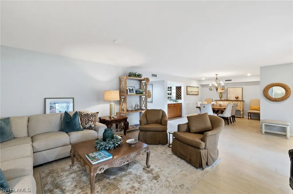 200 Wyndemere Way Naples FL 34105