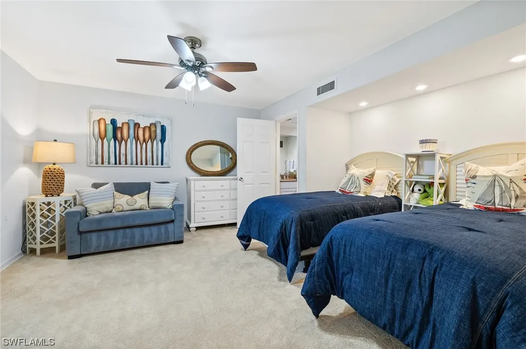 200 Wyndemere Way Naples FL 34105