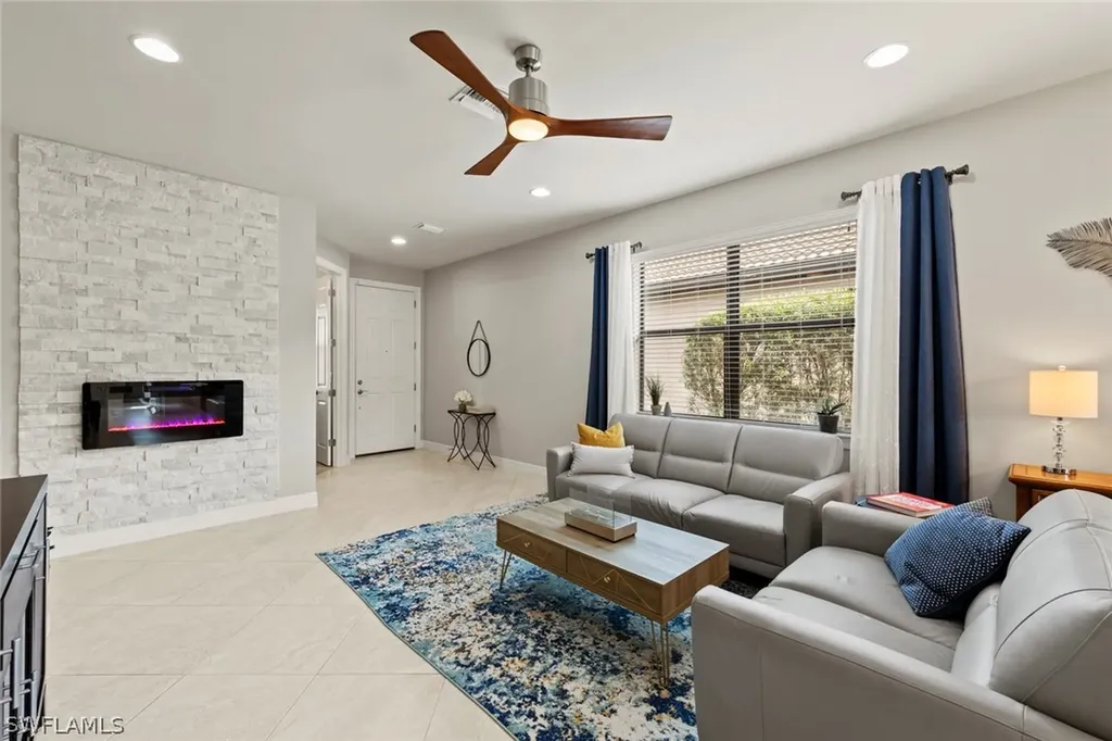 10947 Glenhurst Street Fort Myers FL 33913