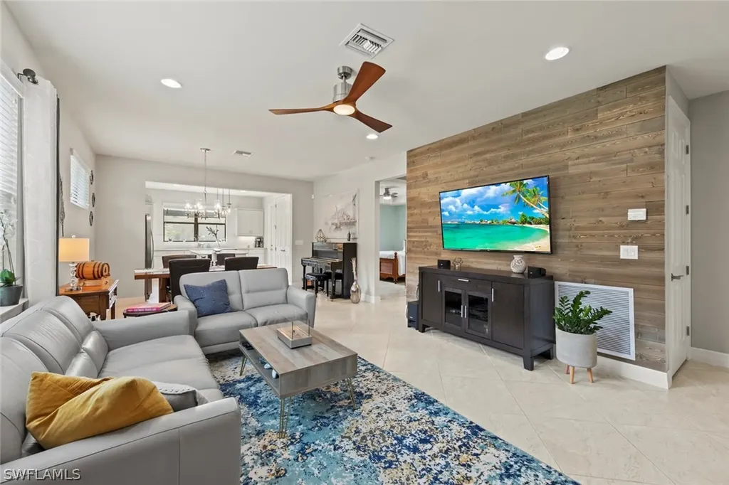 10947 Glenhurst Street Fort Myers FL 33913