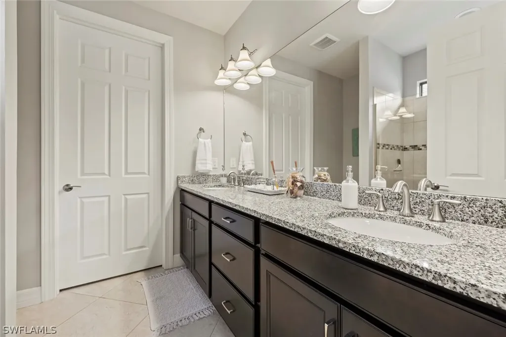 10947 Glenhurst Street Fort Myers FL 33913