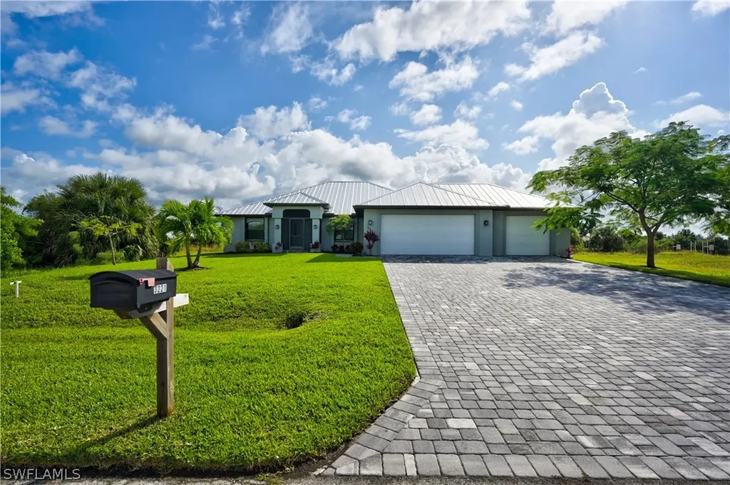 3221/3225 NW 46th Avenue Cape Coral FL 33993