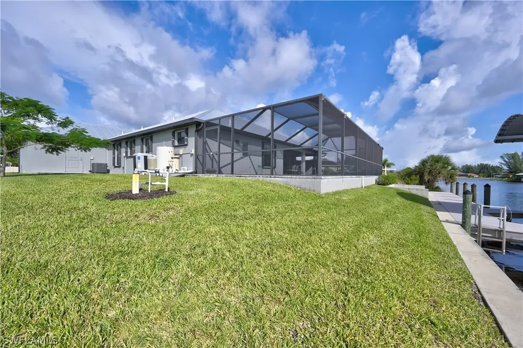 3221/3225 NW 46th Avenue Cape Coral FL 33993