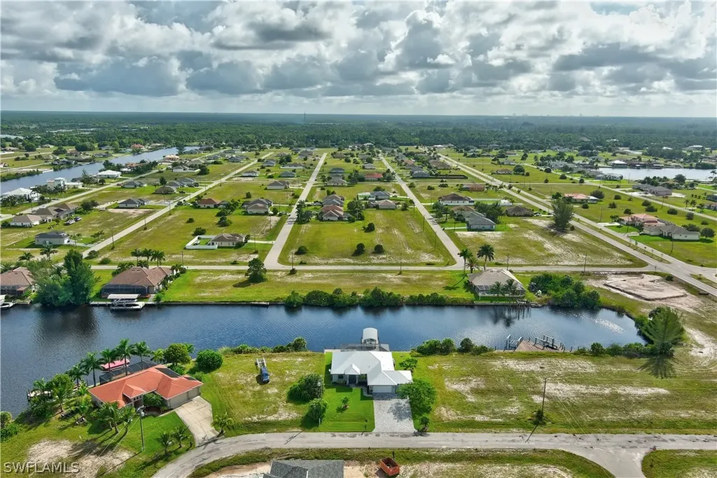 3221/3225 NW 46th Avenue Cape Coral FL 33993