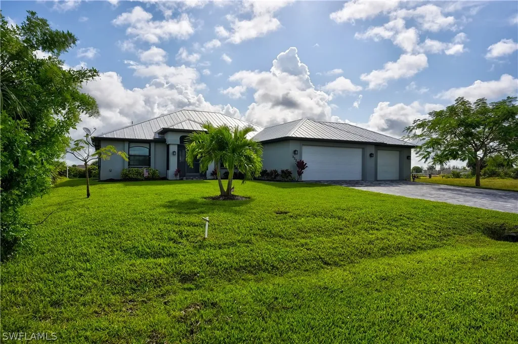 3221/3225 NW 46th Avenue Cape Coral FL 33993