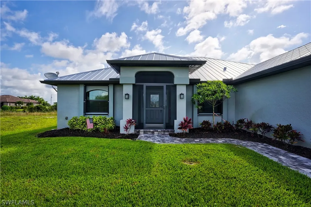 3221/3225 NW 46th Avenue Cape Coral FL 33993