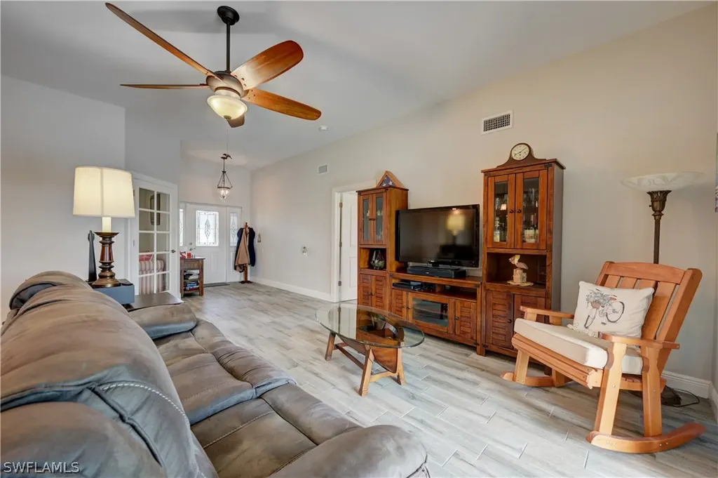 3221/3225 NW 46th Avenue Cape Coral FL 33993