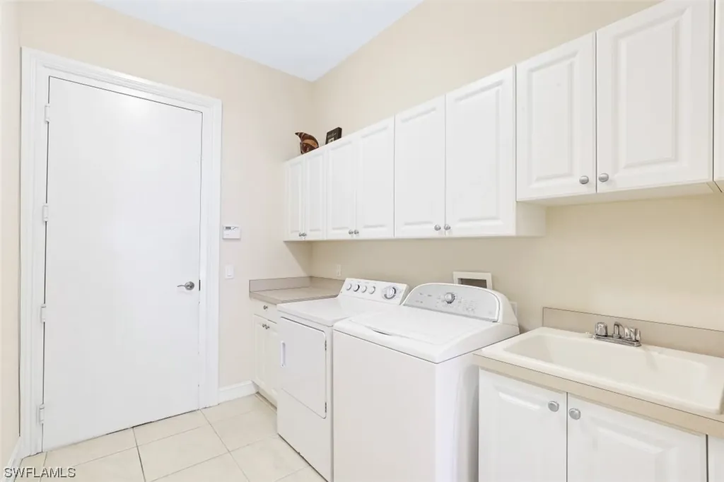 5005 Maxwell Circle Naples FL 34105