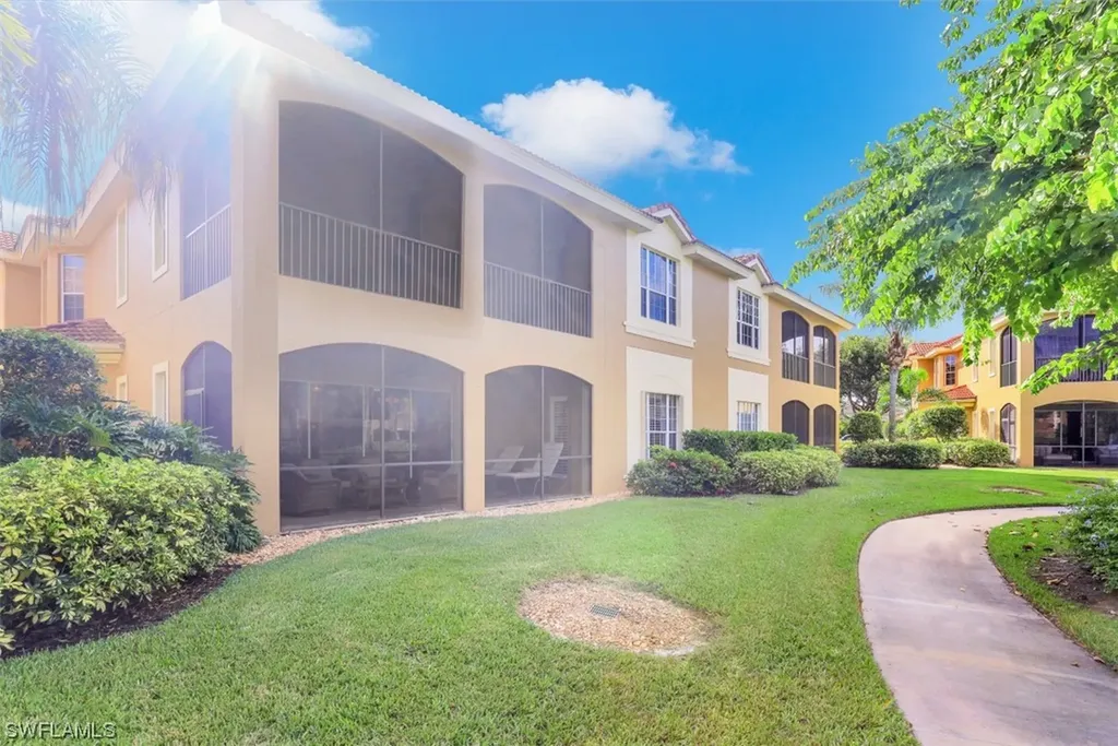 5005 Maxwell Circle Naples FL 34105