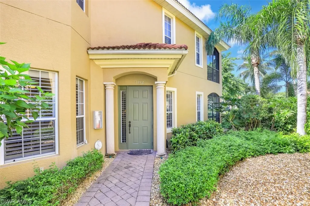 5005 Maxwell Circle Naples FL 34105