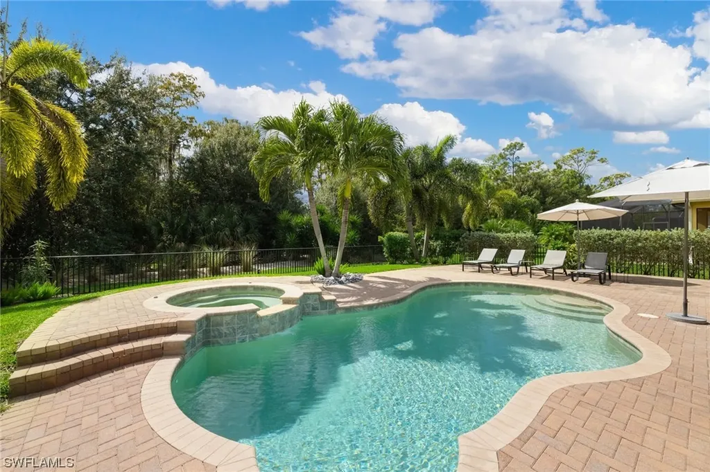 6800 Del Mar Terrace Naples FL 34105