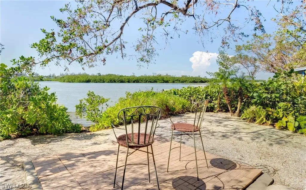 2539 Coconut Drive Sanibel FL 33957