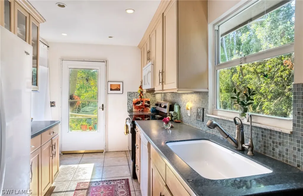 2539 Coconut Drive Sanibel FL 33957