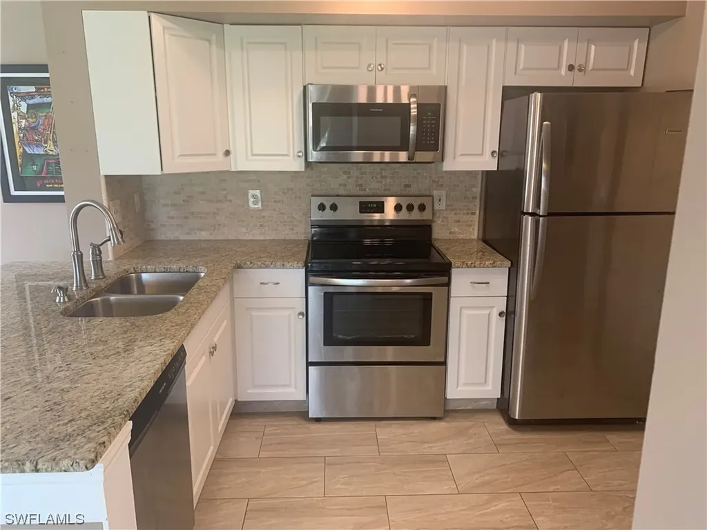 1240 Wildwood Lakes Boulevard Naples FL 34104