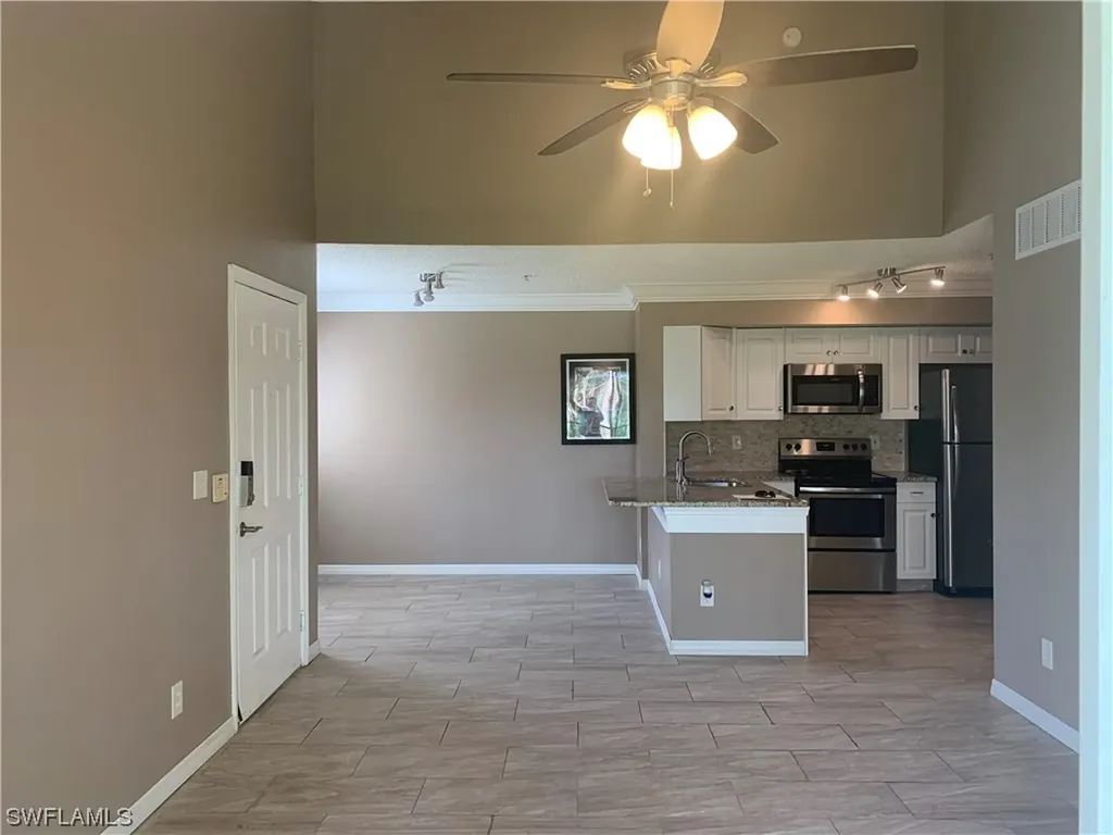 1240 Wildwood Lakes Boulevard Naples FL 34104