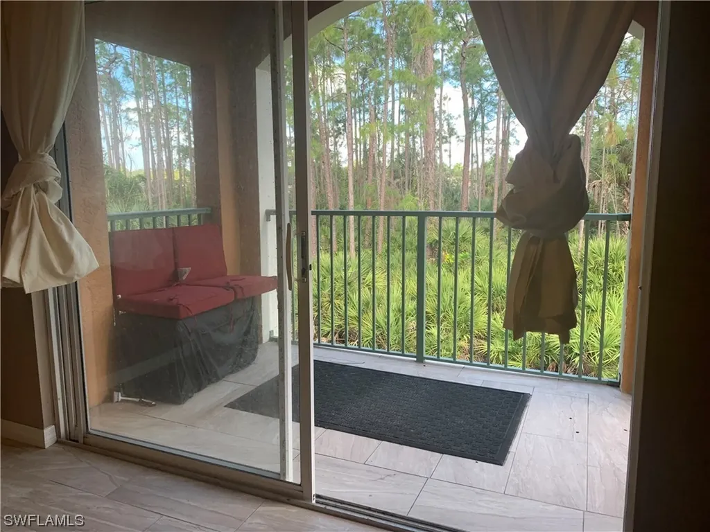 1240 Wildwood Lakes Boulevard Naples FL 34104