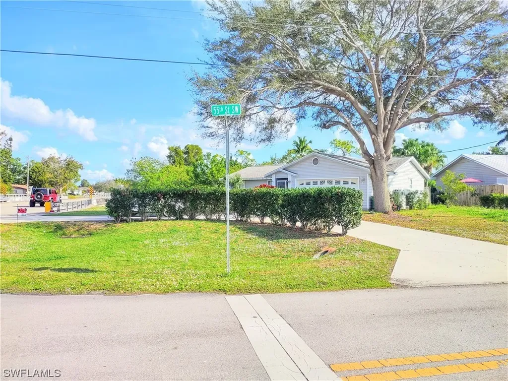 2456 55th Street SW Naples FL 34116