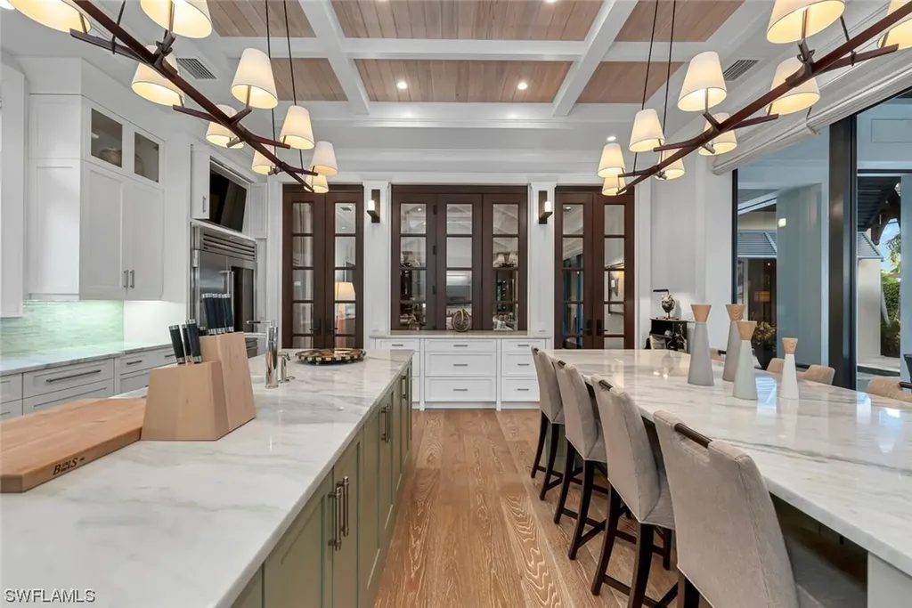 2284 Crayton Road Naples FL 34103