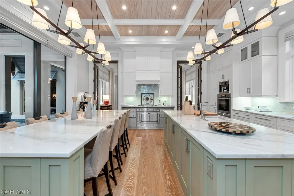 2284 Crayton Road Naples FL 34103