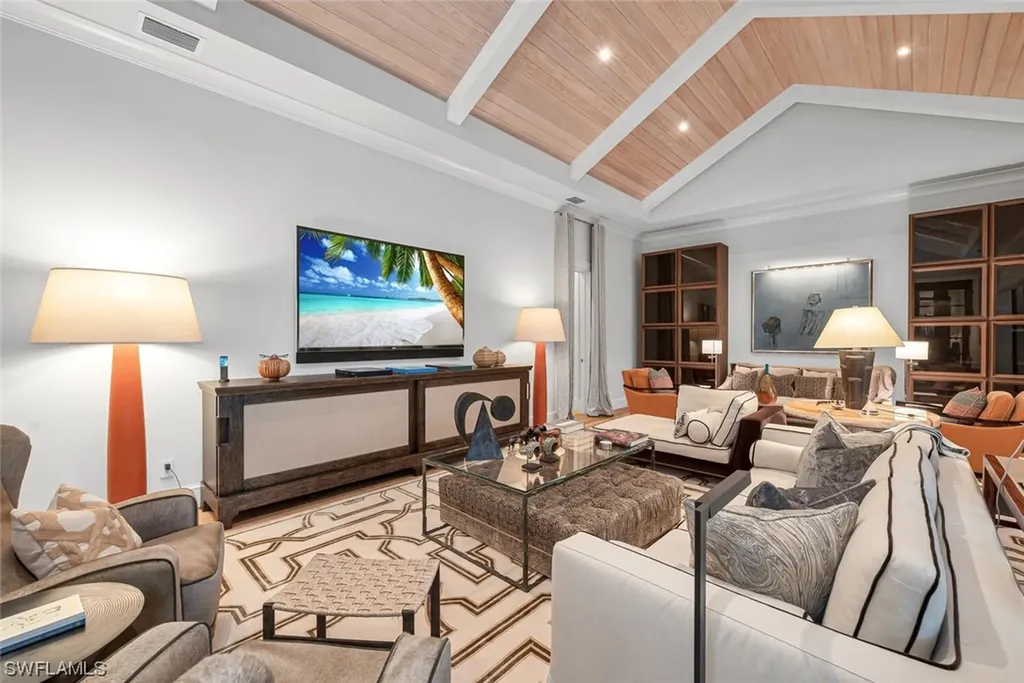 2284 Crayton Road Naples FL 34103