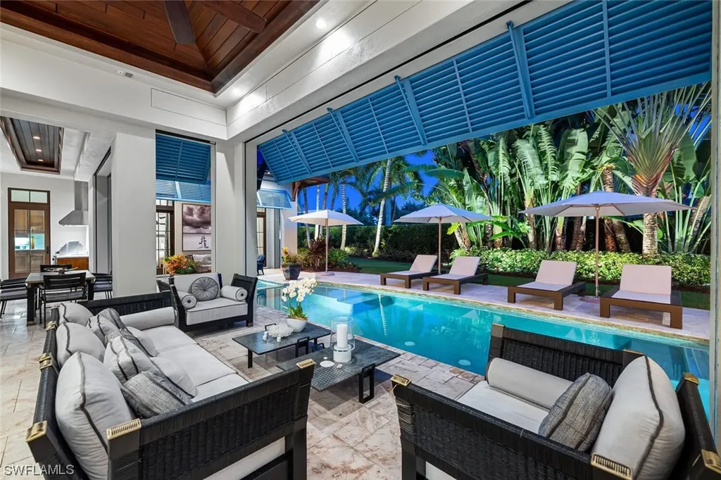 2284 Crayton Road Naples FL 34103