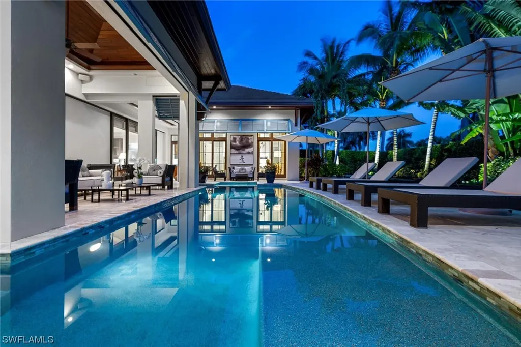2284 Crayton Road Naples FL 34103
