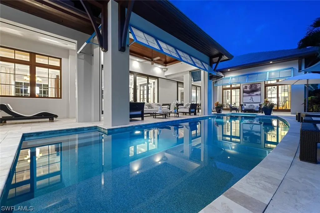 2284 Crayton Road Naples FL 34103