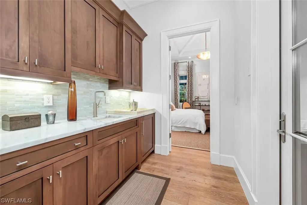 2284 Crayton Road Naples FL 34103