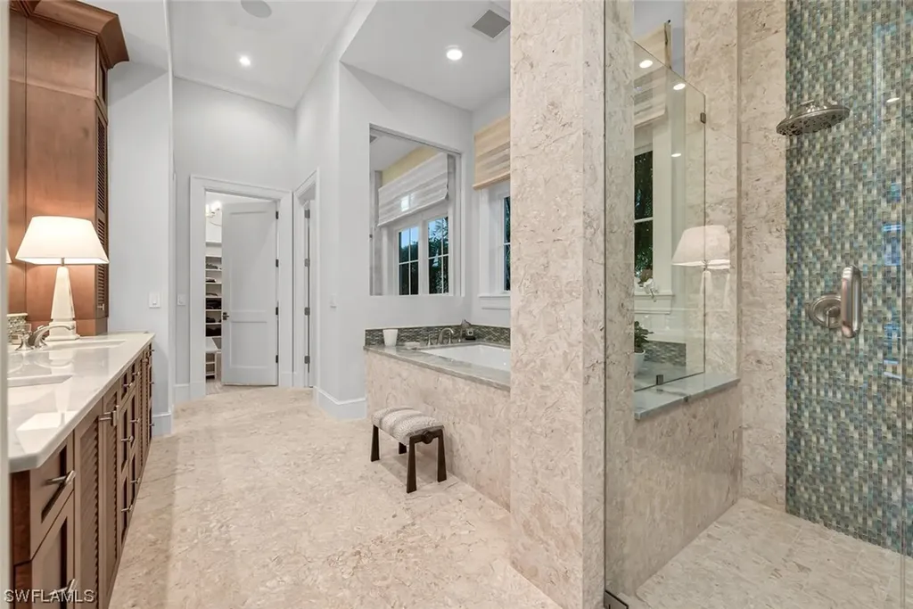2284 Crayton Road Naples FL 34103
