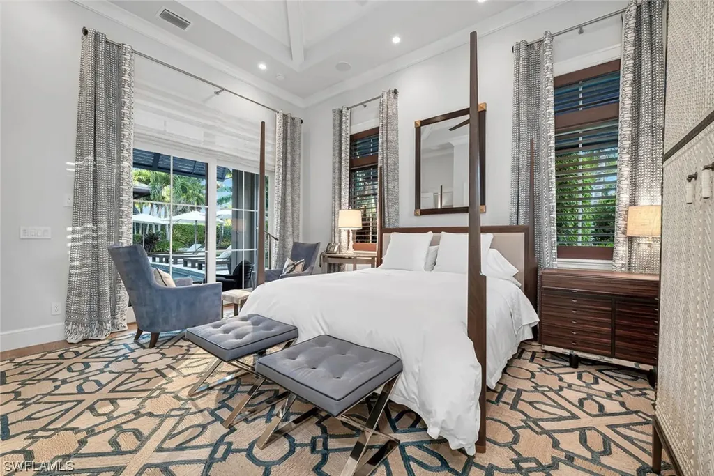 2284 Crayton Road Naples FL 34103