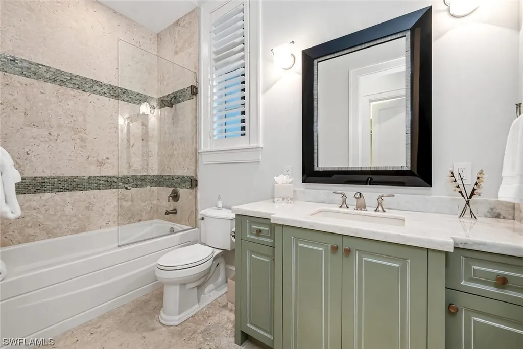2284 Crayton Road Naples FL 34103