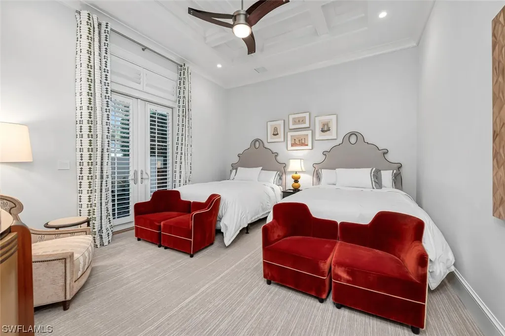 2284 Crayton Road Naples FL 34103