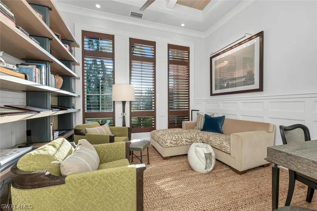 2284 Crayton Road Naples FL 34103
