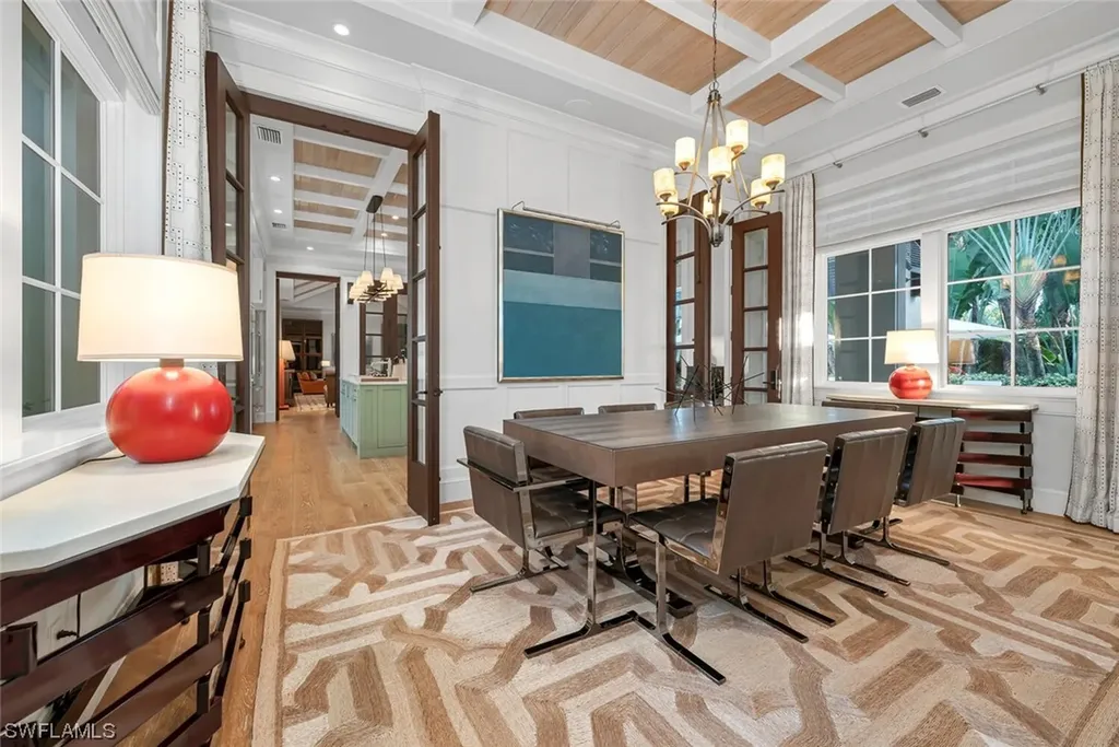 2284 Crayton Road Naples FL 34103