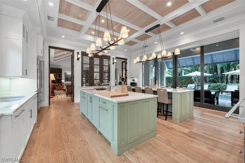 2284 Crayton Road Naples FL 34103
